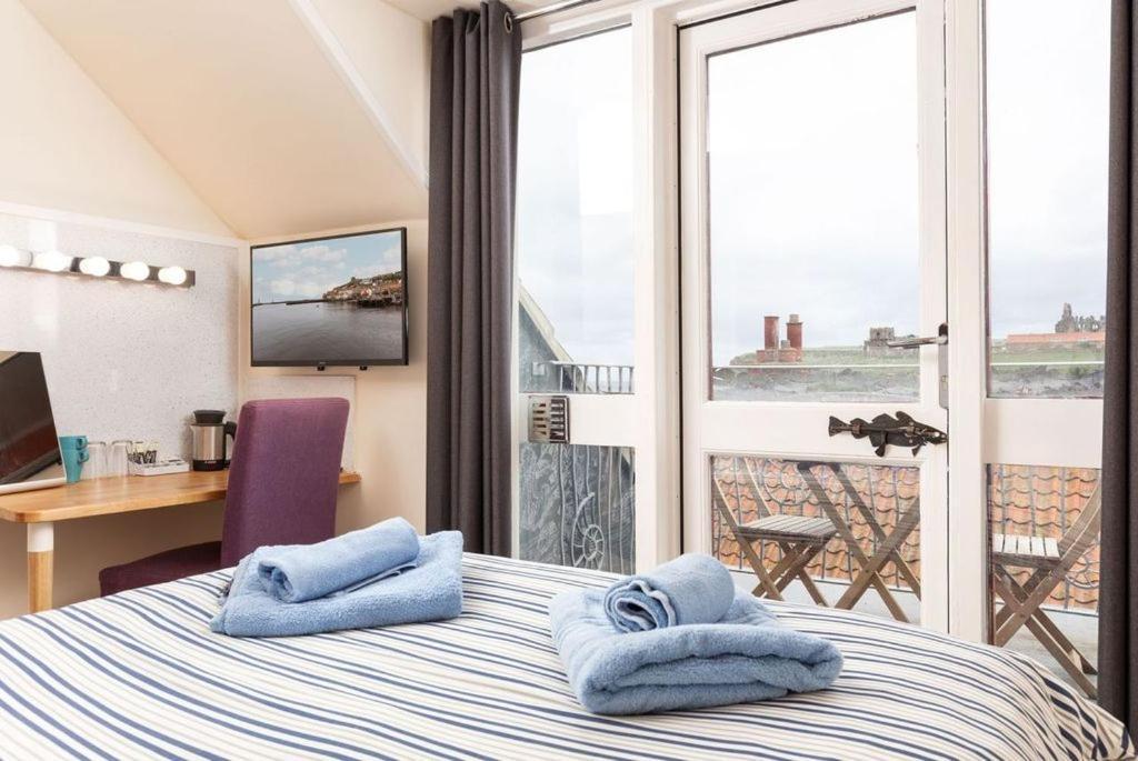 Silver Street Suites Whitby Ngoại thất bức ảnh