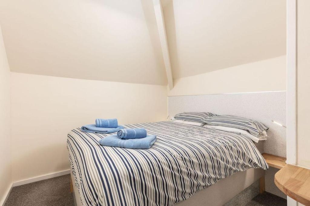 Silver Street Suites Whitby Ngoại thất bức ảnh