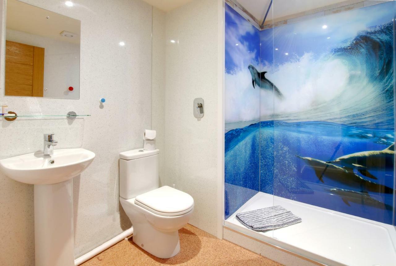 Silver Street Suites Whitby Ngoại thất bức ảnh