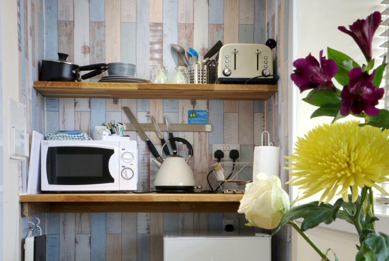 Silver Street Suites Whitby Ngoại thất bức ảnh