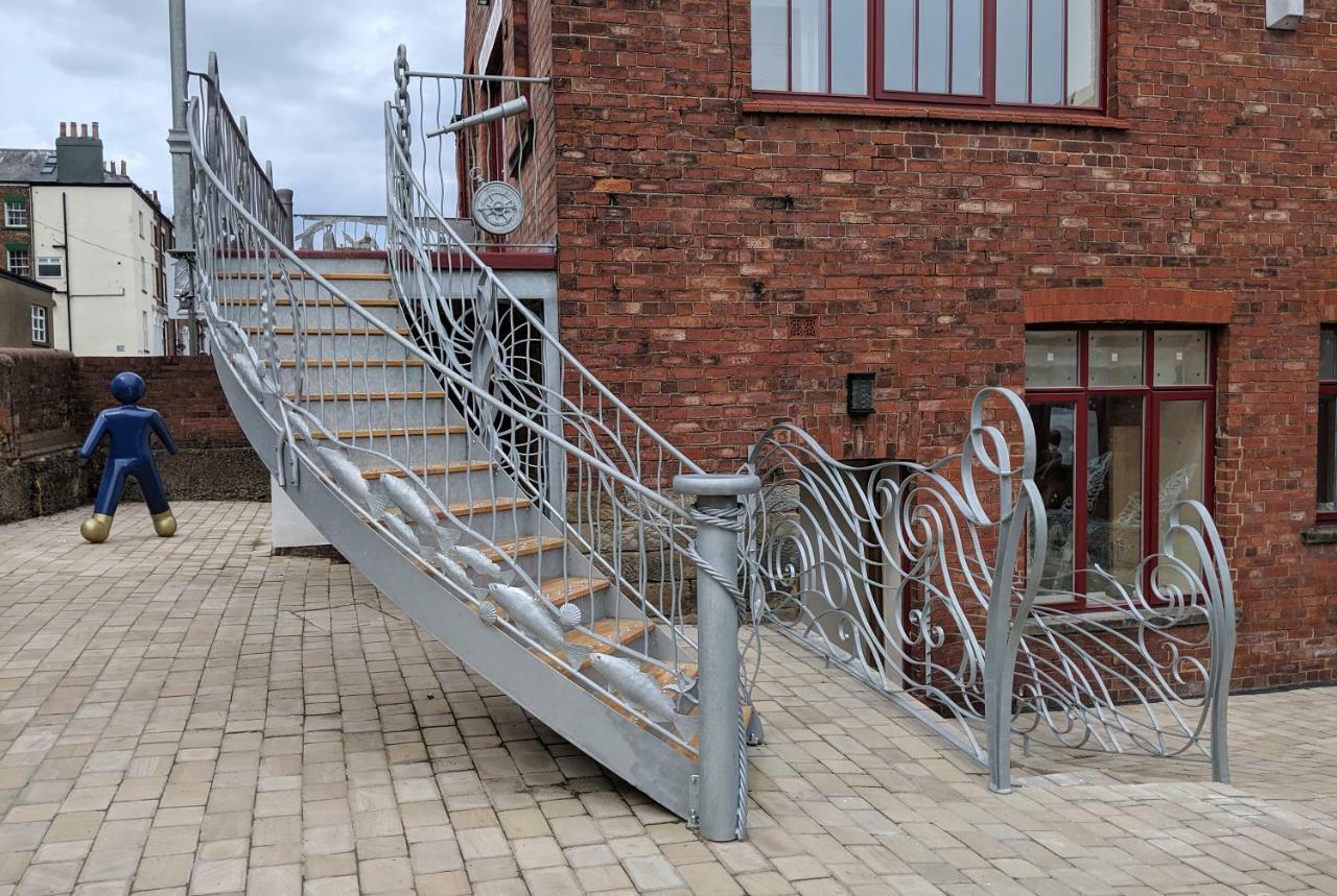Silver Street Suites Whitby Ngoại thất bức ảnh