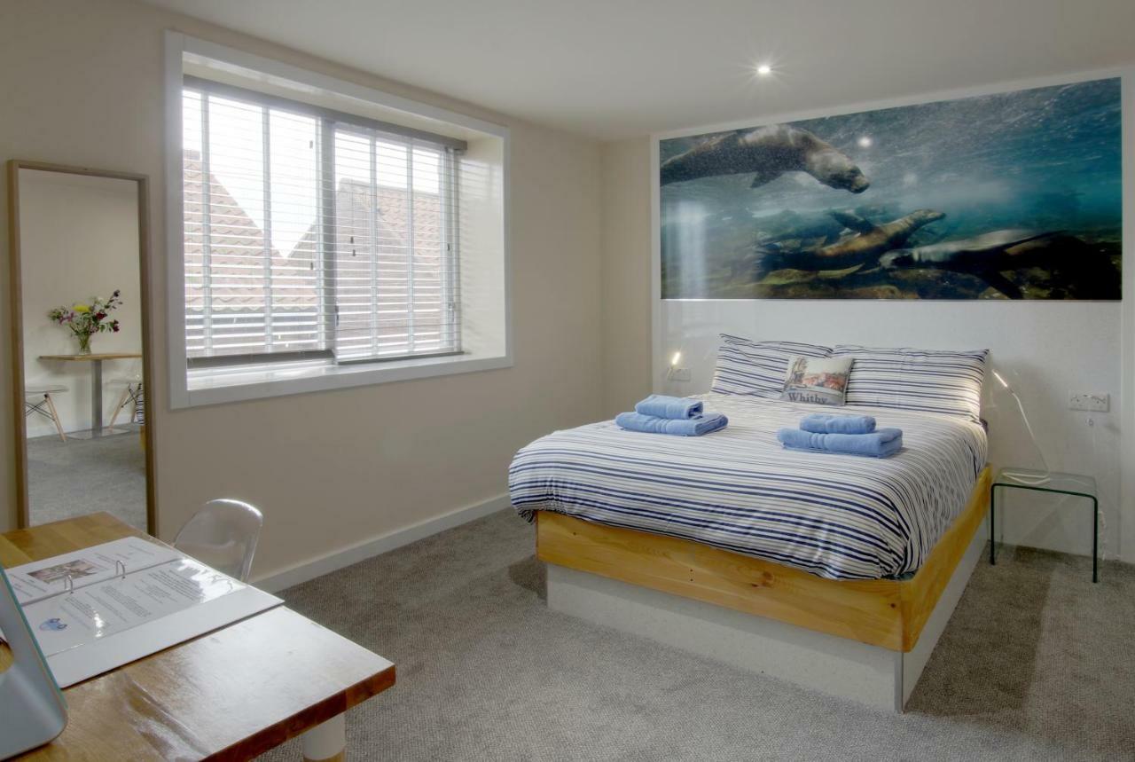 Silver Street Suites Whitby Ngoại thất bức ảnh