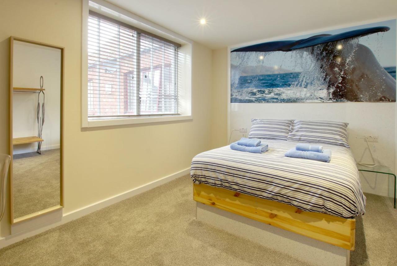 Silver Street Suites Whitby Ngoại thất bức ảnh
