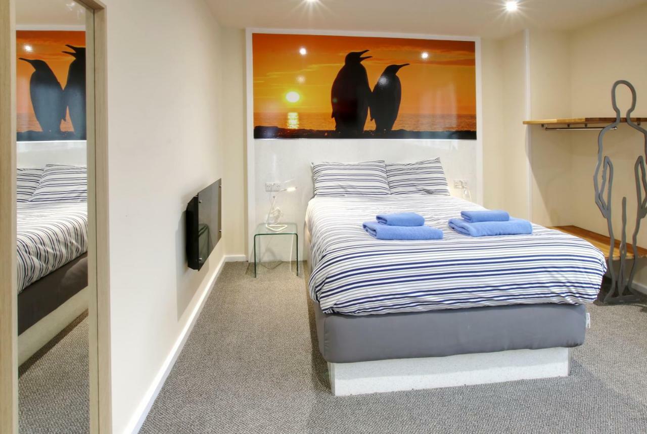 Silver Street Suites Whitby Ngoại thất bức ảnh